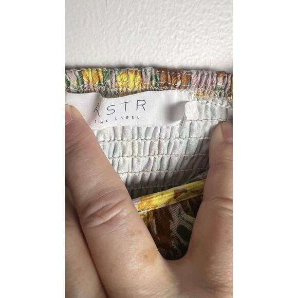 ASTR The Label Womens Yellow Floral Mini Dress Smocked Back Size Medium NWOT - Picture 8 of 12